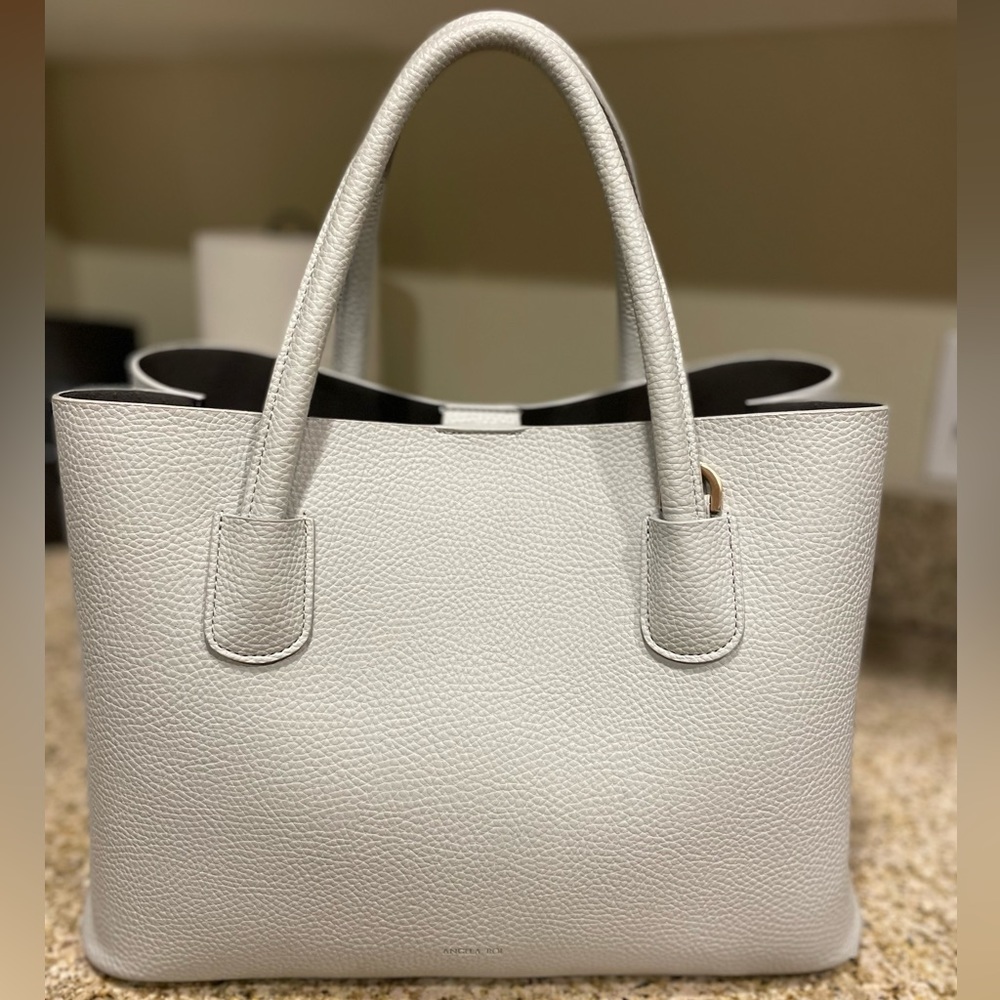 Angela Roi Cher Tote in Light Gray